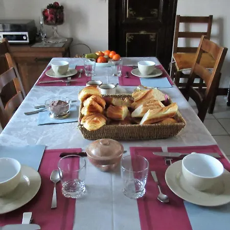 Bed & Breakfast La Maison De Printemps Bazoches-sur-Hoëne